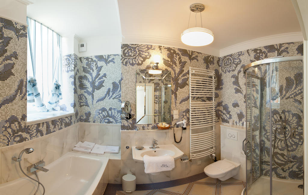 Hotel Willa Hueta Kielce Room photo