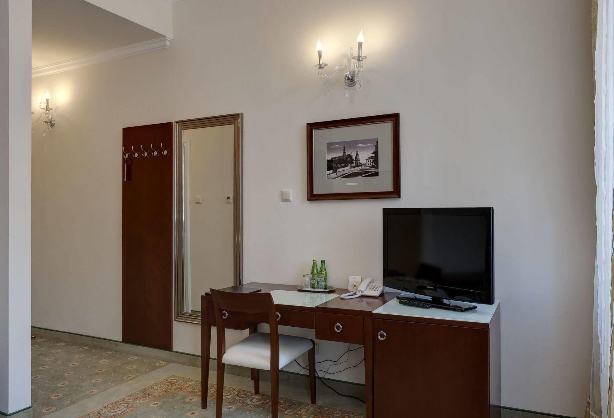 Hotel Willa Hueta Kielce Exterior photo