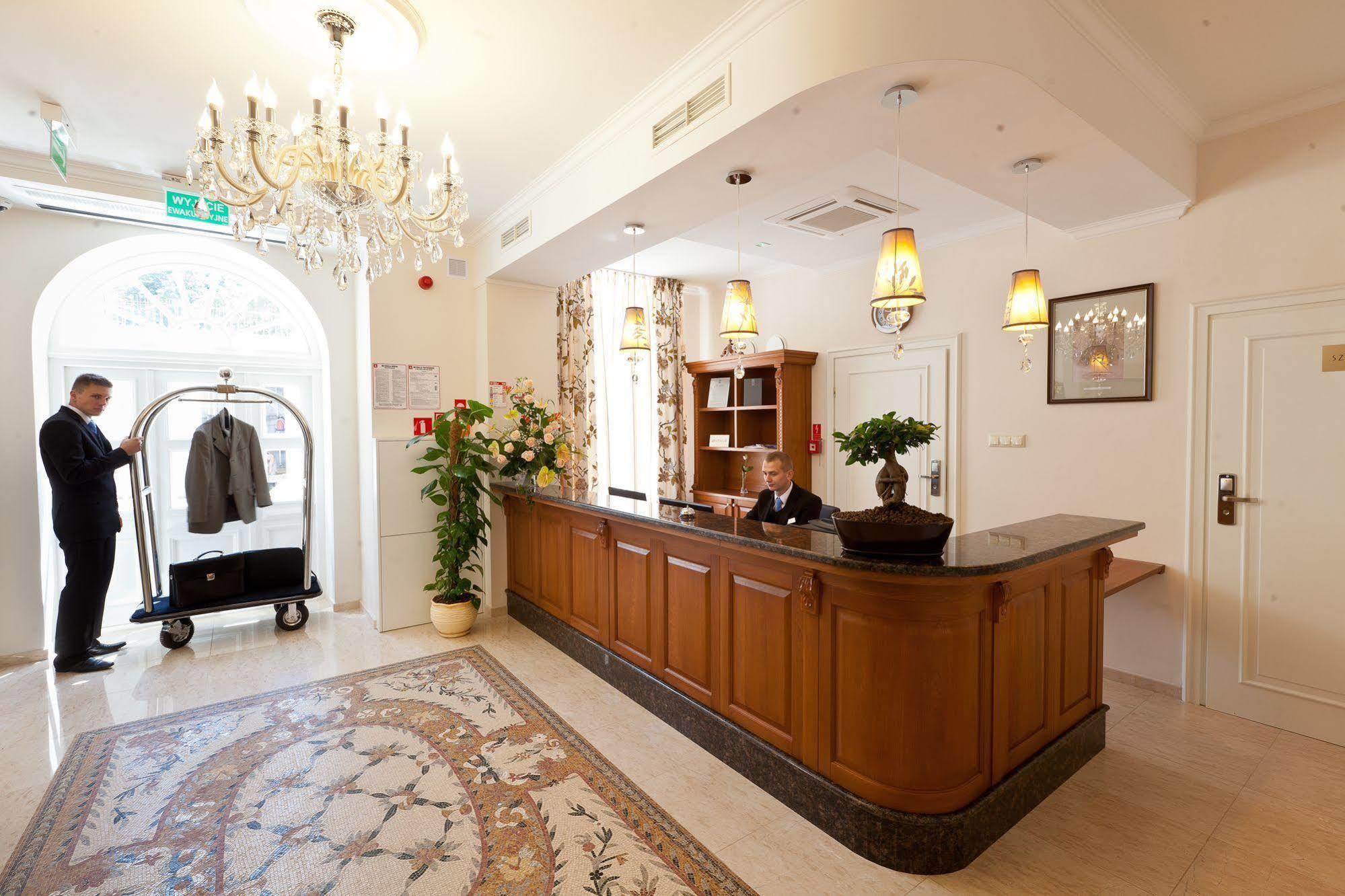 Hotel Willa Hueta Kielce Exterior photo